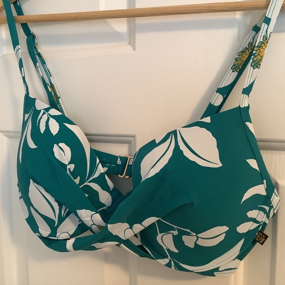 NWOT- La Vie En Rose Push Up Bikini Top - Picture 1 of 5